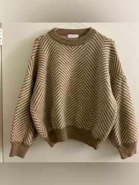 OAK + FORT Neutral Chevron Knit Pullover in Brown & Cream